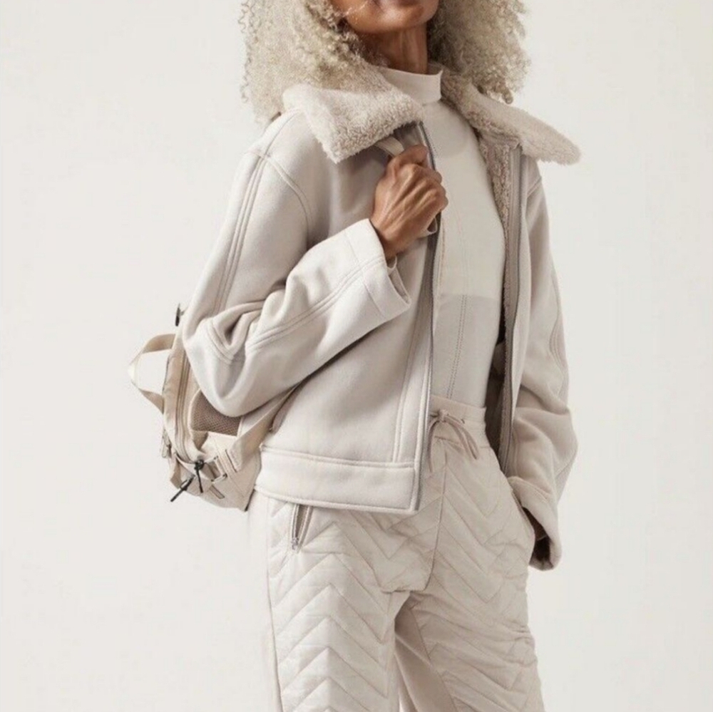 Athleta Westbound Sherpa Jacket in Abalone Gray Size Small